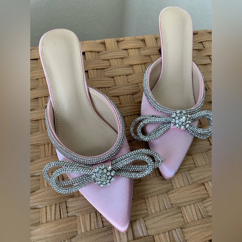 MACH & MACH Pink Heels with Silver Bow